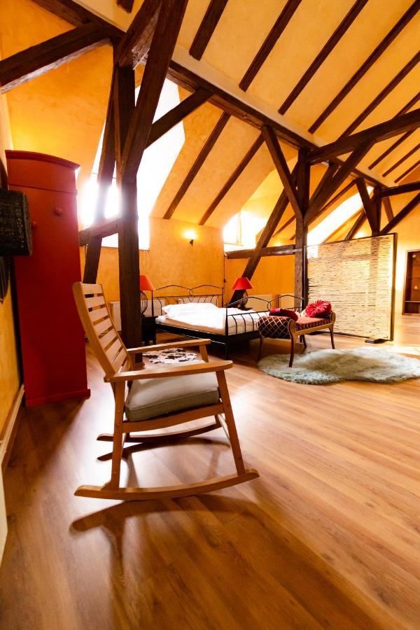 The Attic - Large Open-Space In The Old Town Of Brasov, Minutes Away From The Black Church Exterior photo